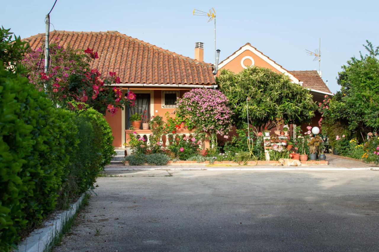 Rose Garden Villa Melíkia Dış mekan fotoğraf