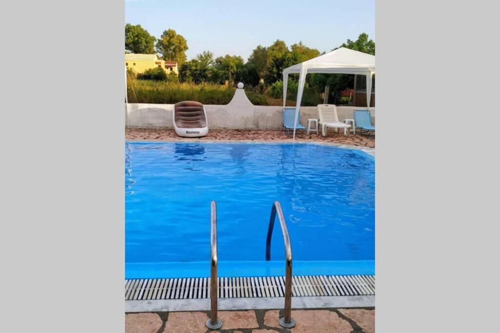 Rose Garden Villa Melíkia Dış mekan fotoğraf