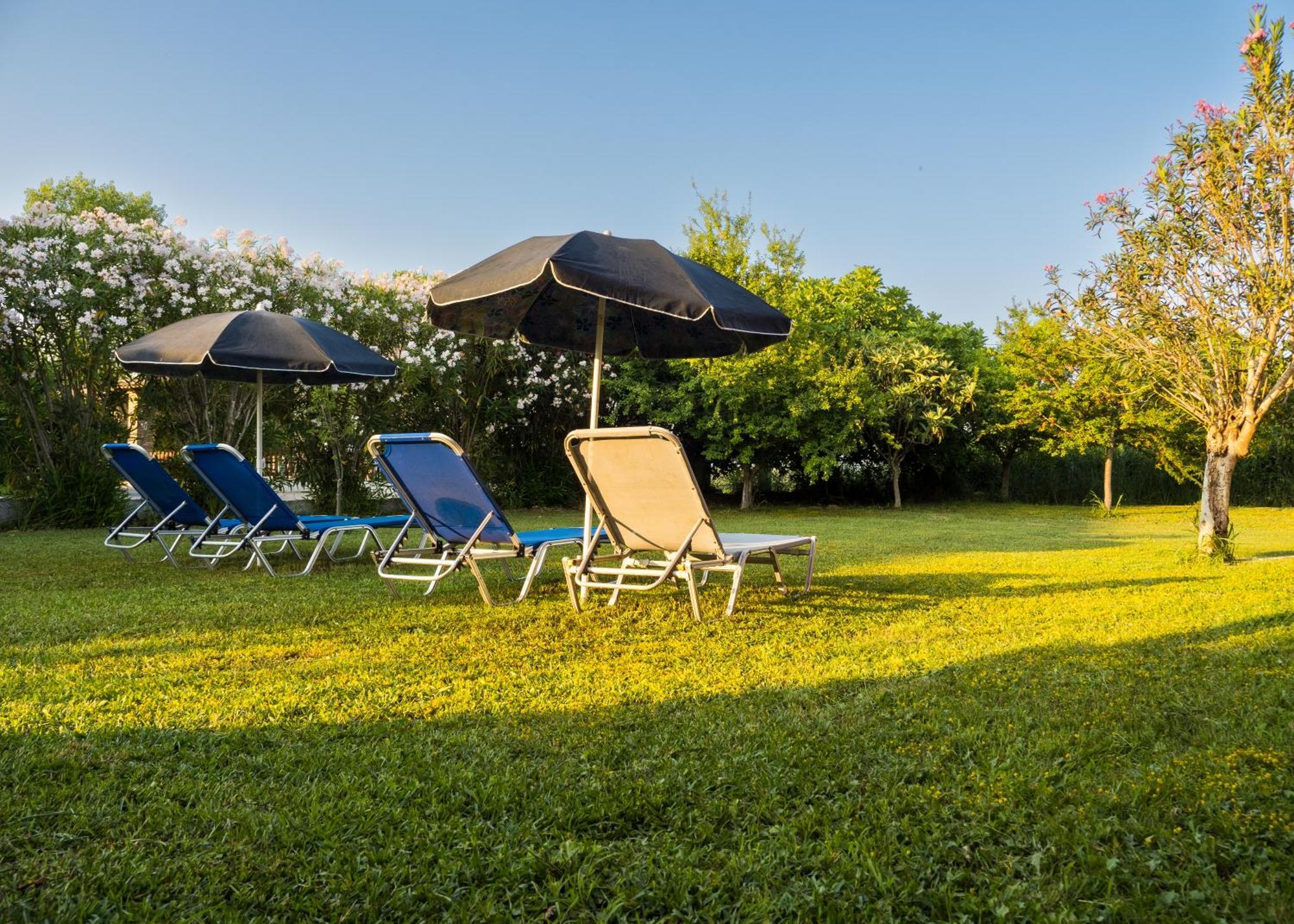 Rose Garden Villa Melíkia Dış mekan fotoğraf